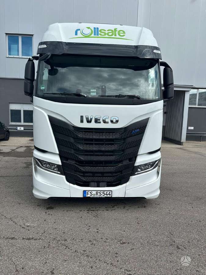 Iveco S-WAY 460 LNG, тягачи
