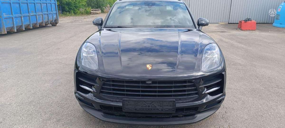 Porsche Macan - 1