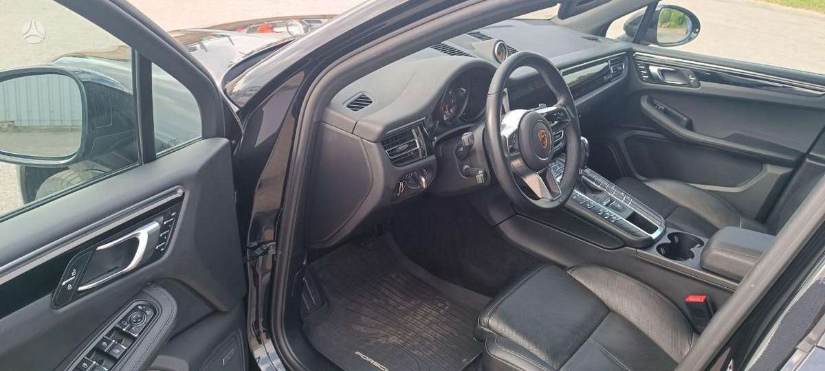 Porsche Macan - 12