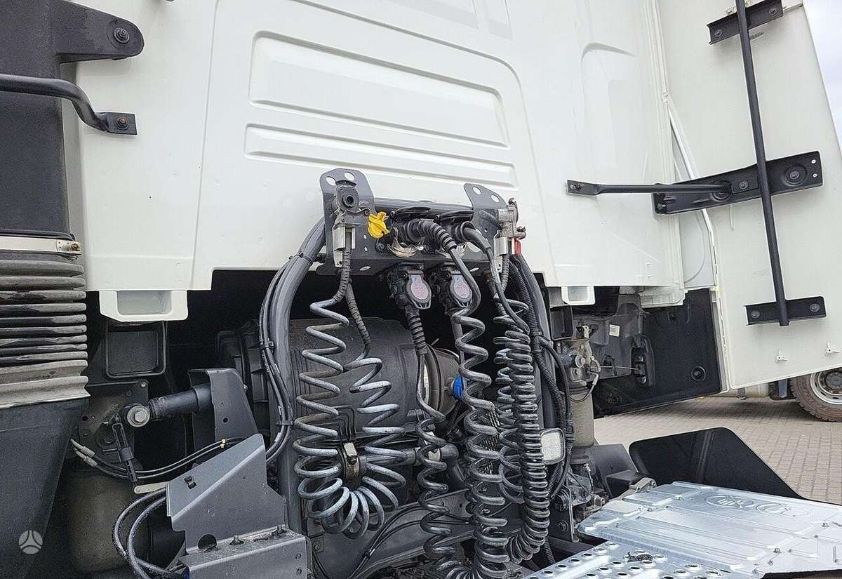 Renault T HIGH 480 T4X2, double sleeper