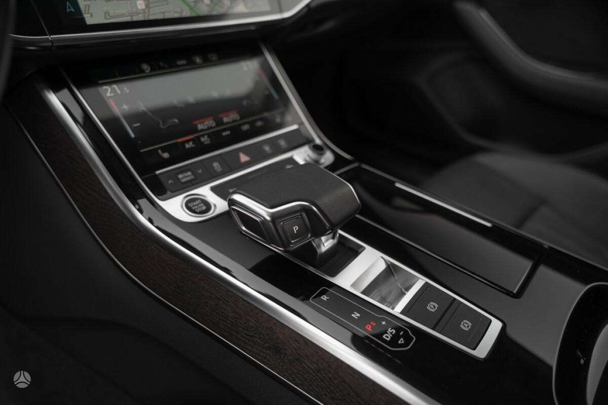 Audi A8, 3.0 l., Седан