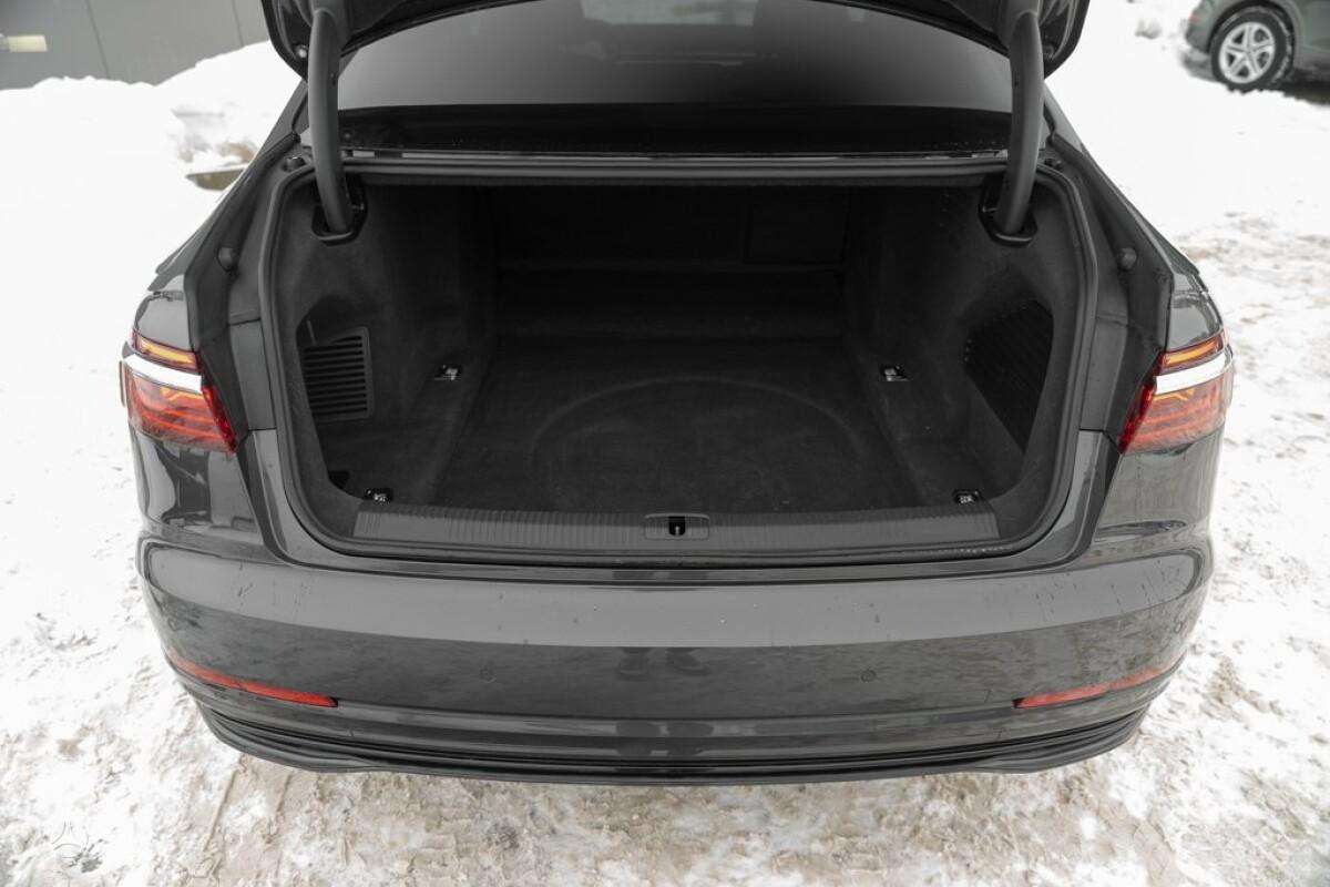 Audi A8, 3.0 l., Седан
