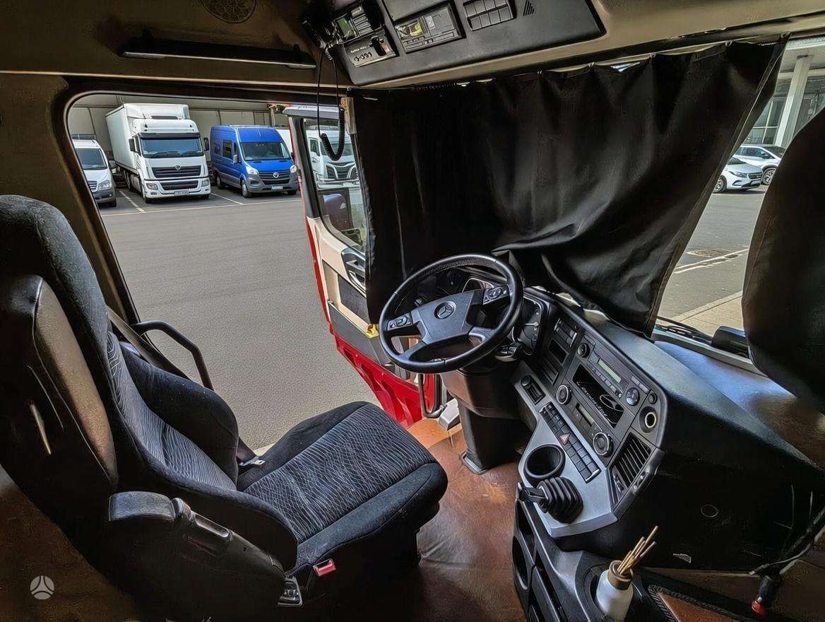 Mercedes-Benz GigaSpace Actros 1845, double sleeper