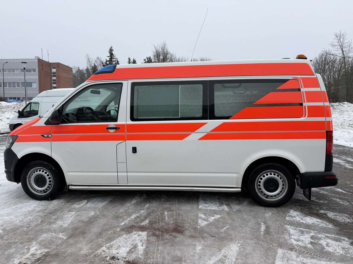 Volkswagen Caravelle - 9