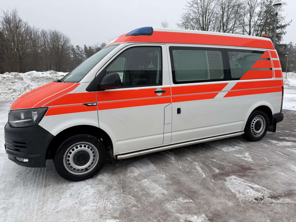 Volkswagen Caravelle - 10