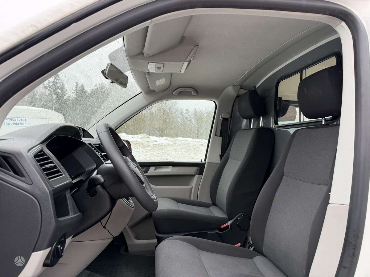 Volkswagen Caravelle - 12