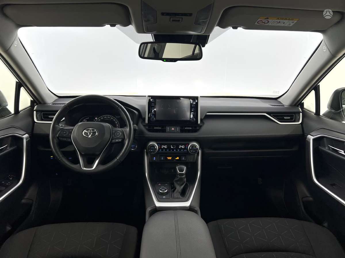 Toyota RAV4 - 8