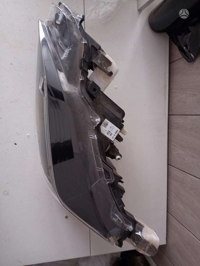 Toyota Yaris Cross kėbulo dalys