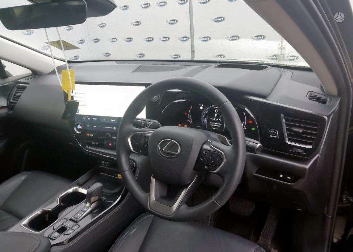 Lexus NX klasė по частям