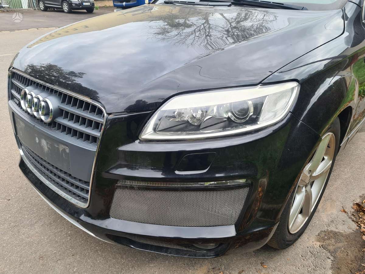 Audi Q7 bamperi
