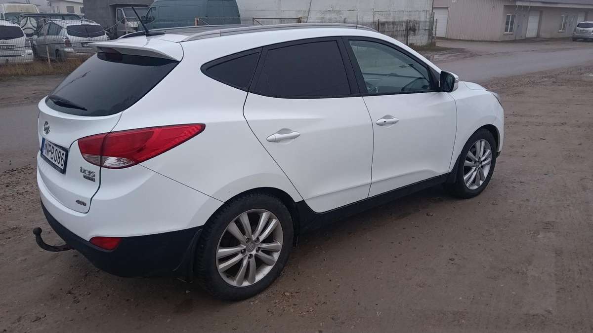 Hyundai ix35, 2.0 l., hatchback