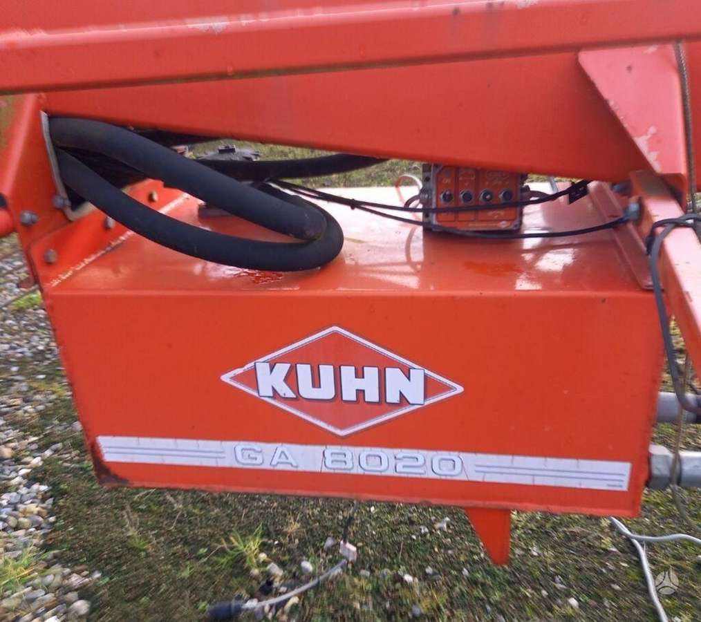 Kuhn GA8020, rakes