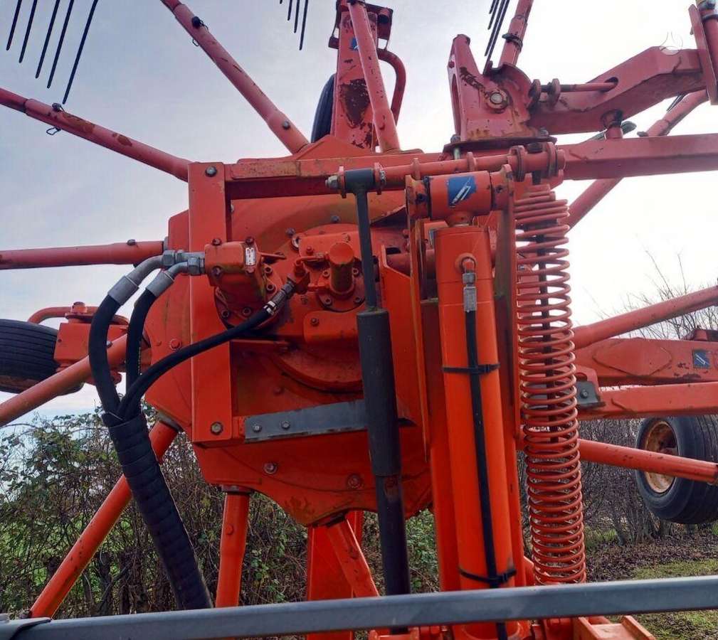 Kuhn GA8020, rakes