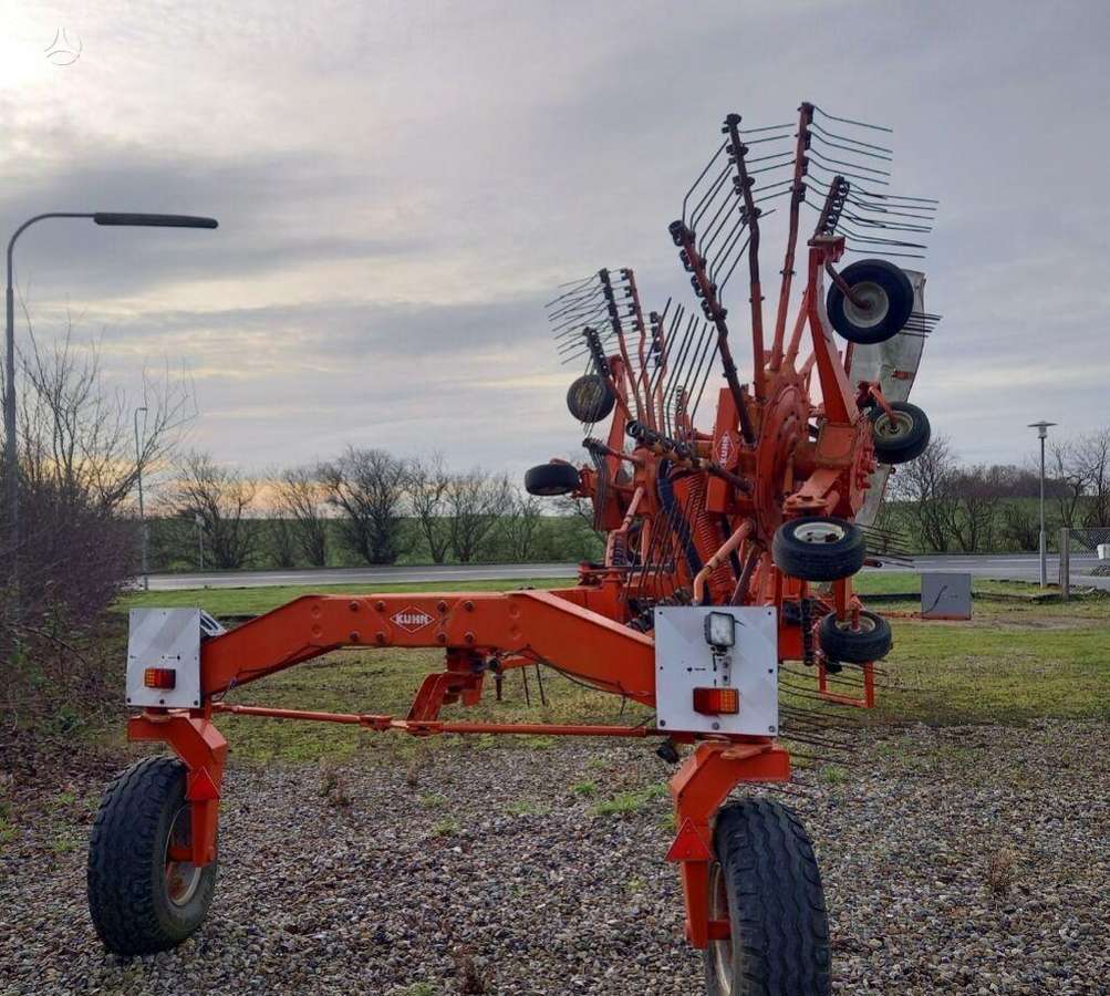 Kuhn GA8020, rakes