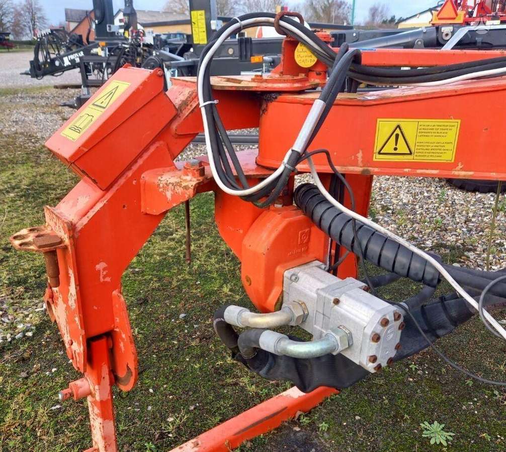 Kuhn GA8020, грабли