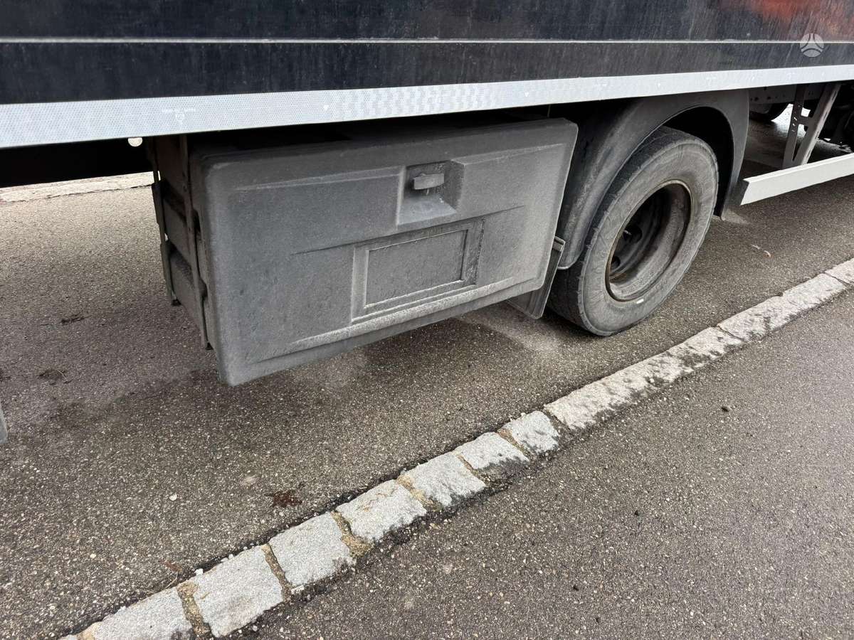 DAF LF 230 FA, kietašoniai