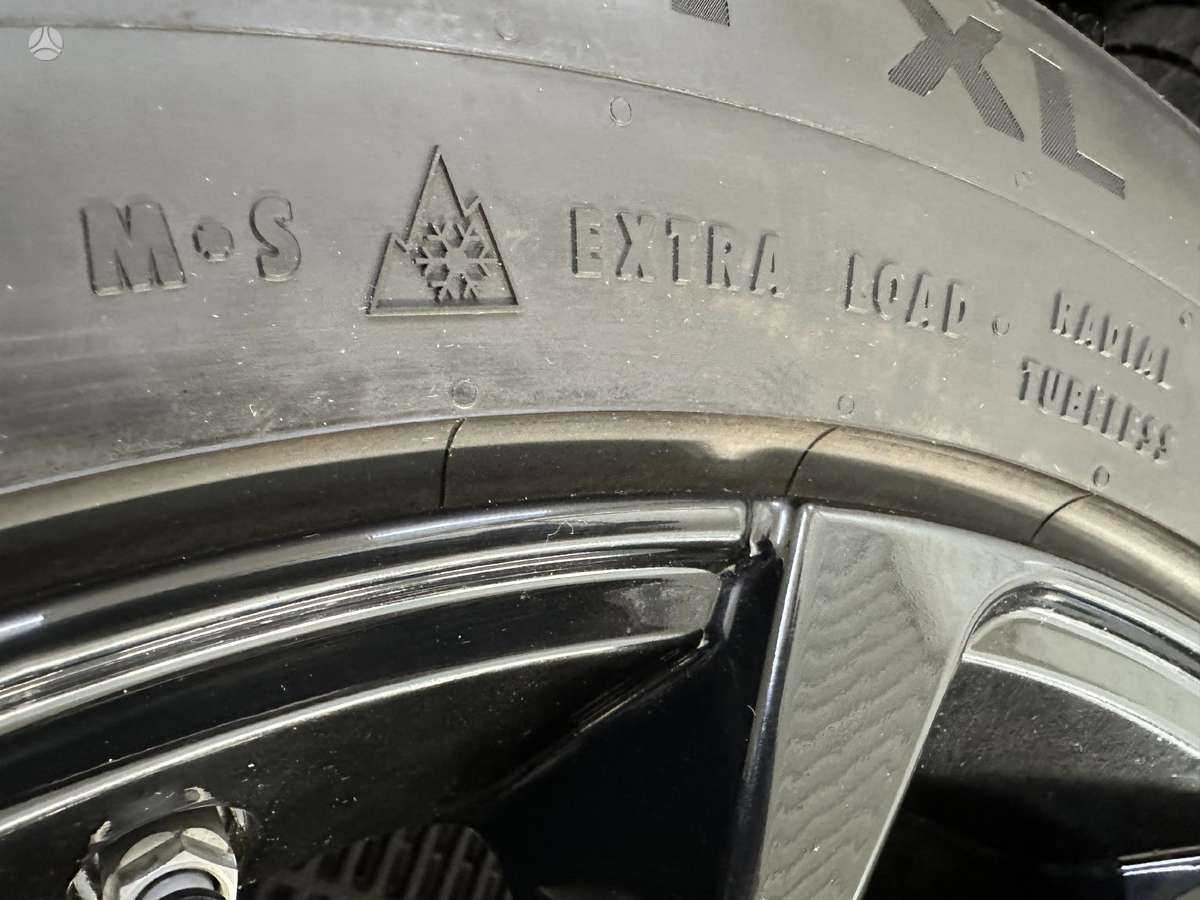 Jaguar I-PACE, lengvojo lydinio, R18
