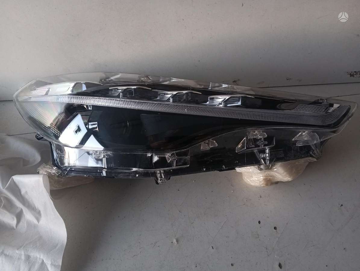 Toyota Corolla Cross lights