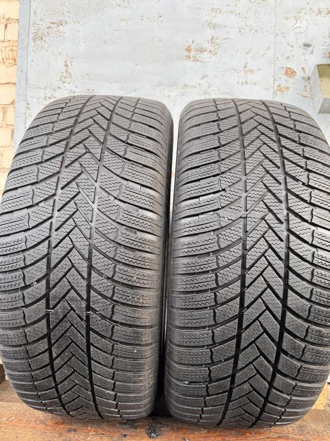 Bridgestone Blizzak LM005, winter 275/50 R20