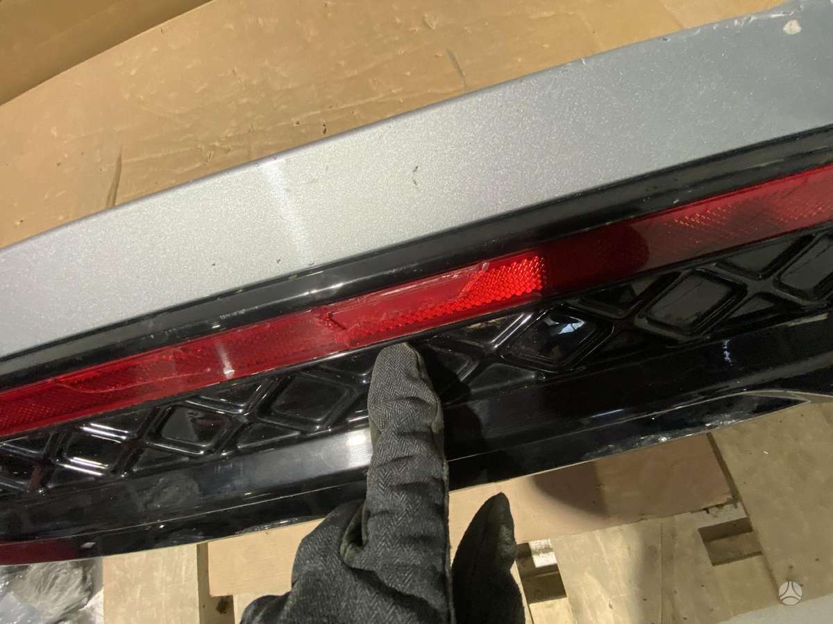 Volkswagen Passat, 3J0807421A