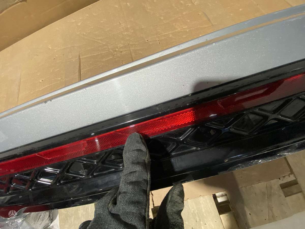 Volkswagen Passat, 3J0807421A
