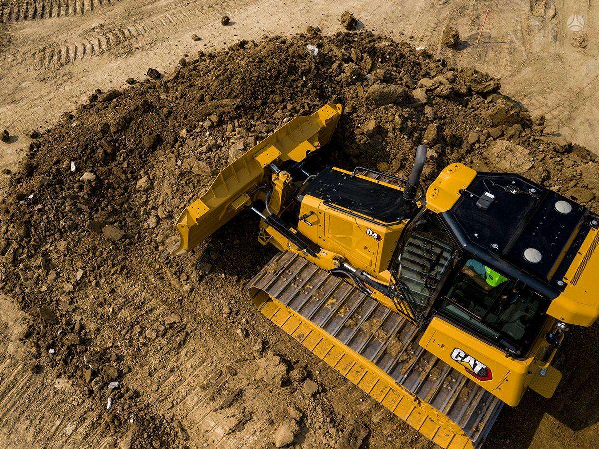 Caterpillar D4, buldozeriai