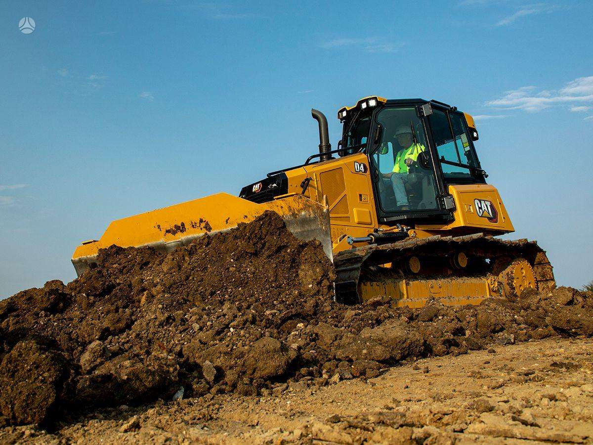 Caterpillar D4, buldozeriai