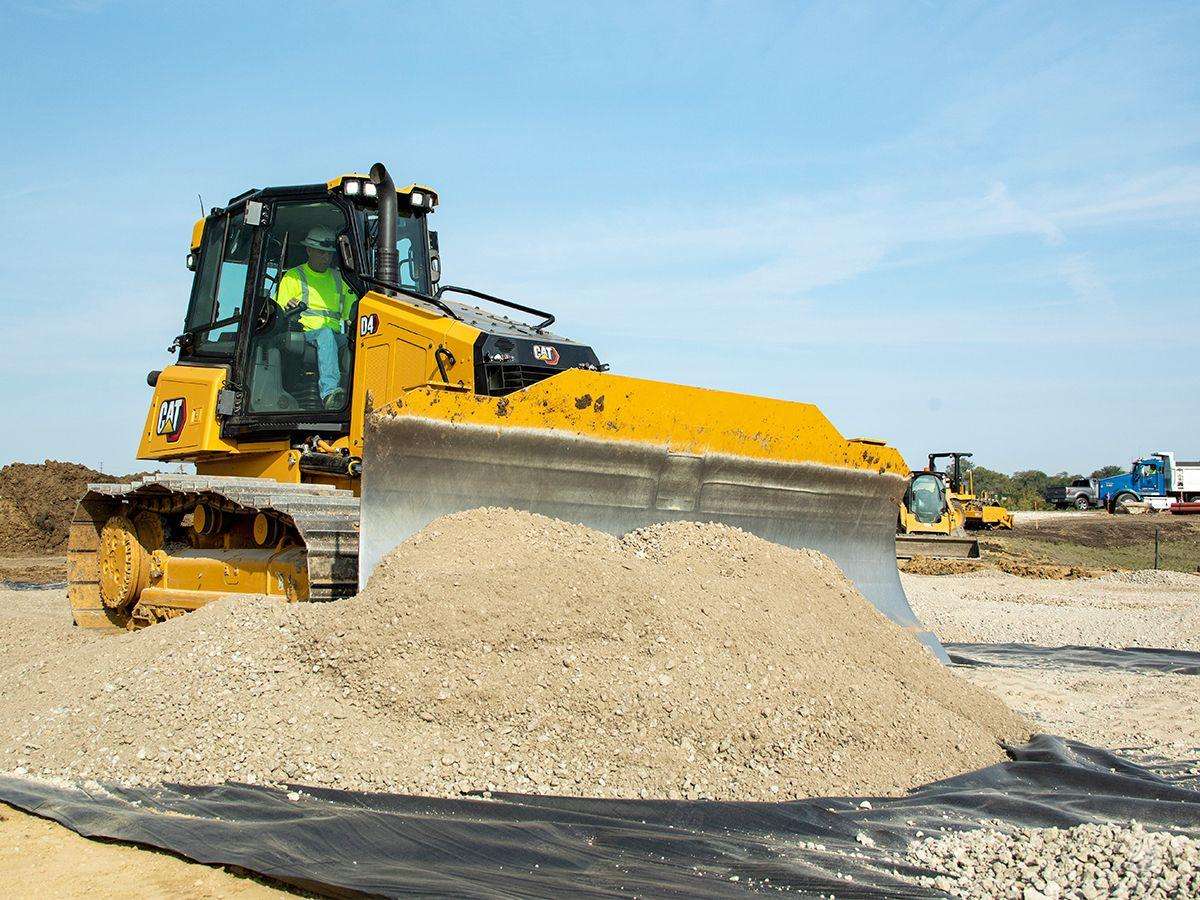 Caterpillar D4, bulldozer