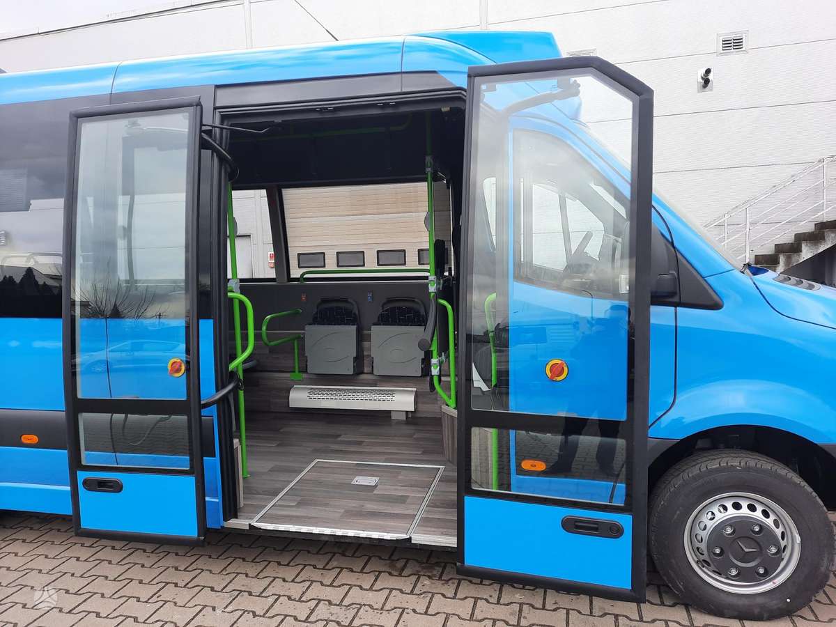 Mercedes-Benz Sprinter 517, miesto
