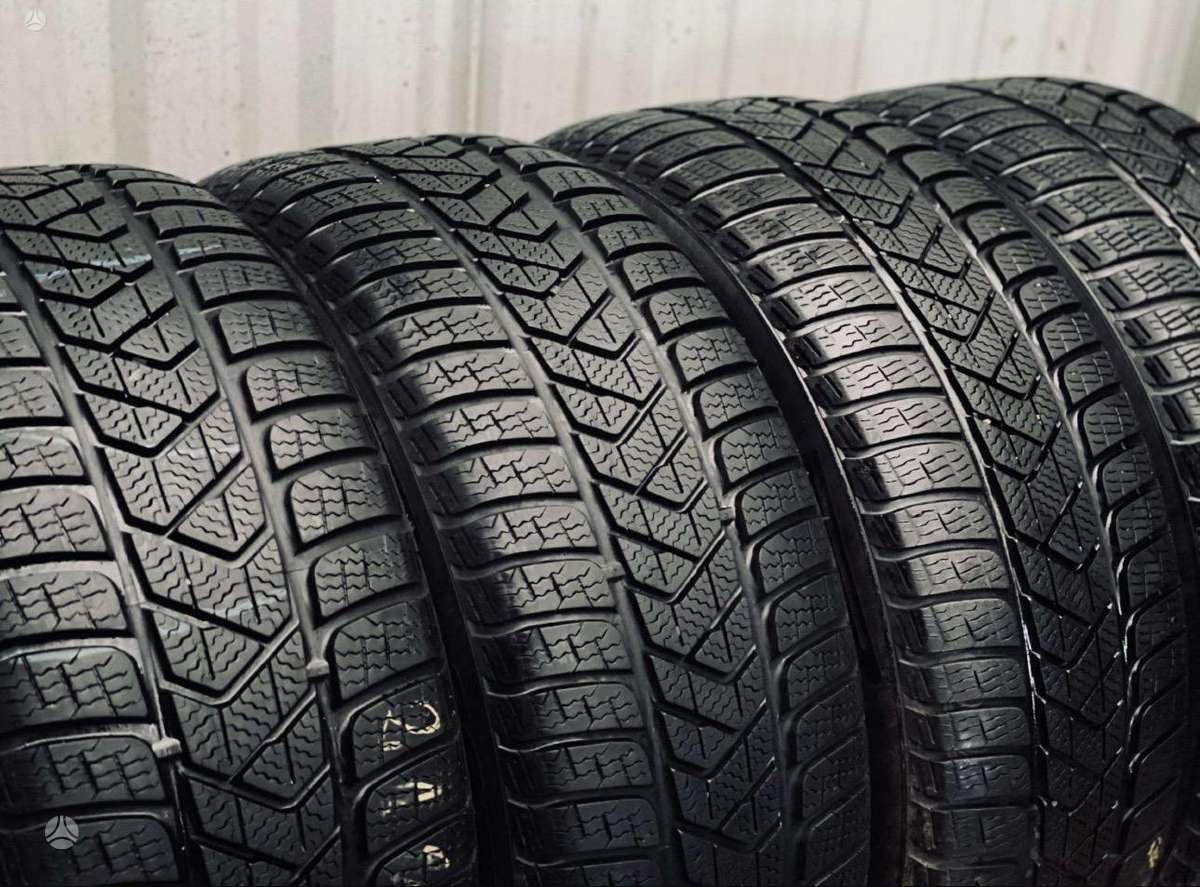 Pirelli Sottozero 3, winter 235/55 R17