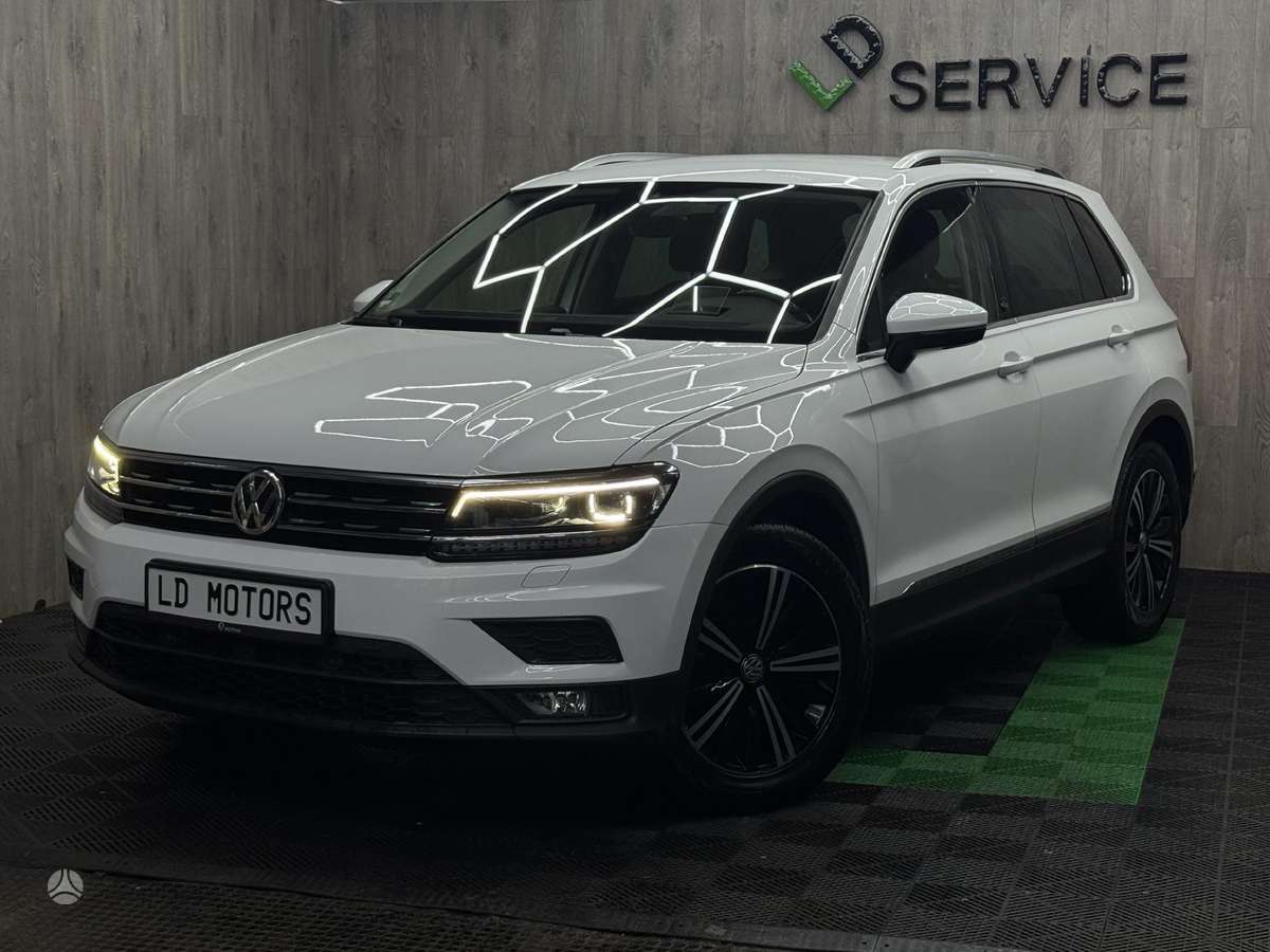 Volkswagen Tiguan - 1