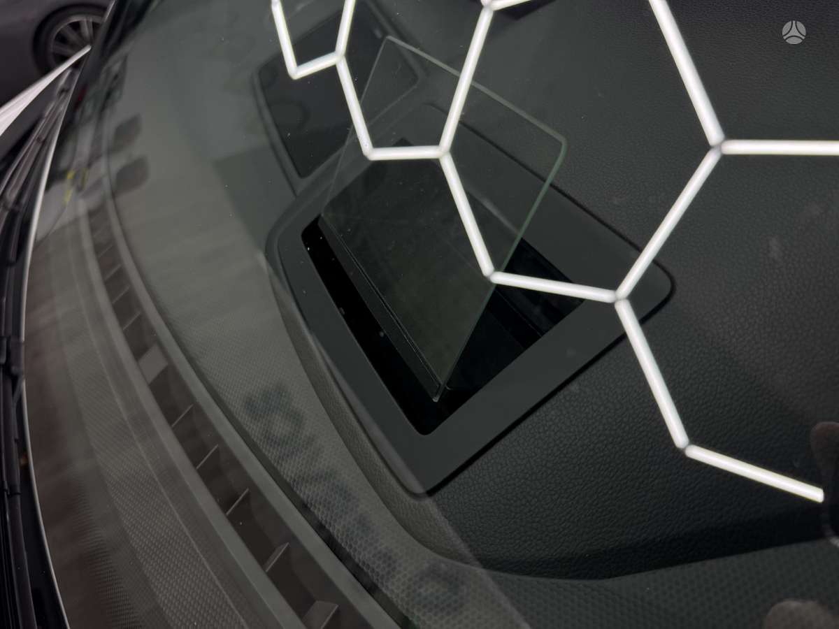Volkswagen Tiguan - 11