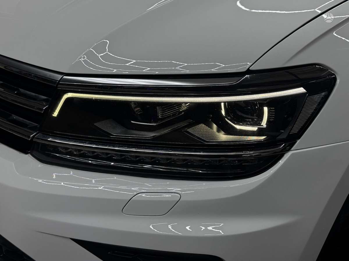 Volkswagen Tiguan - 2