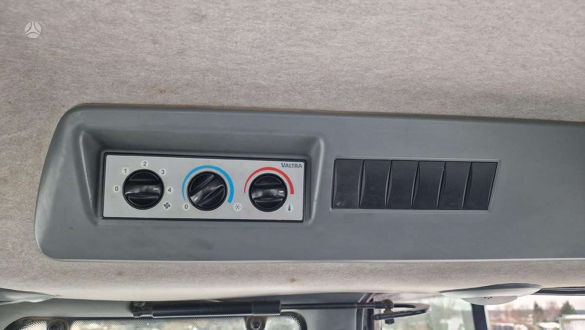 Valtra N123H, traktoriai