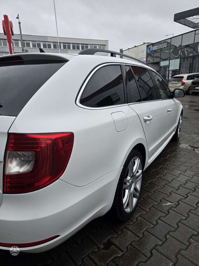 Škoda Superb - 8