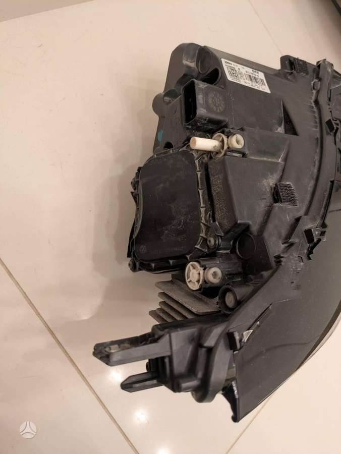 BMW i3 variklio aušinimo detalės