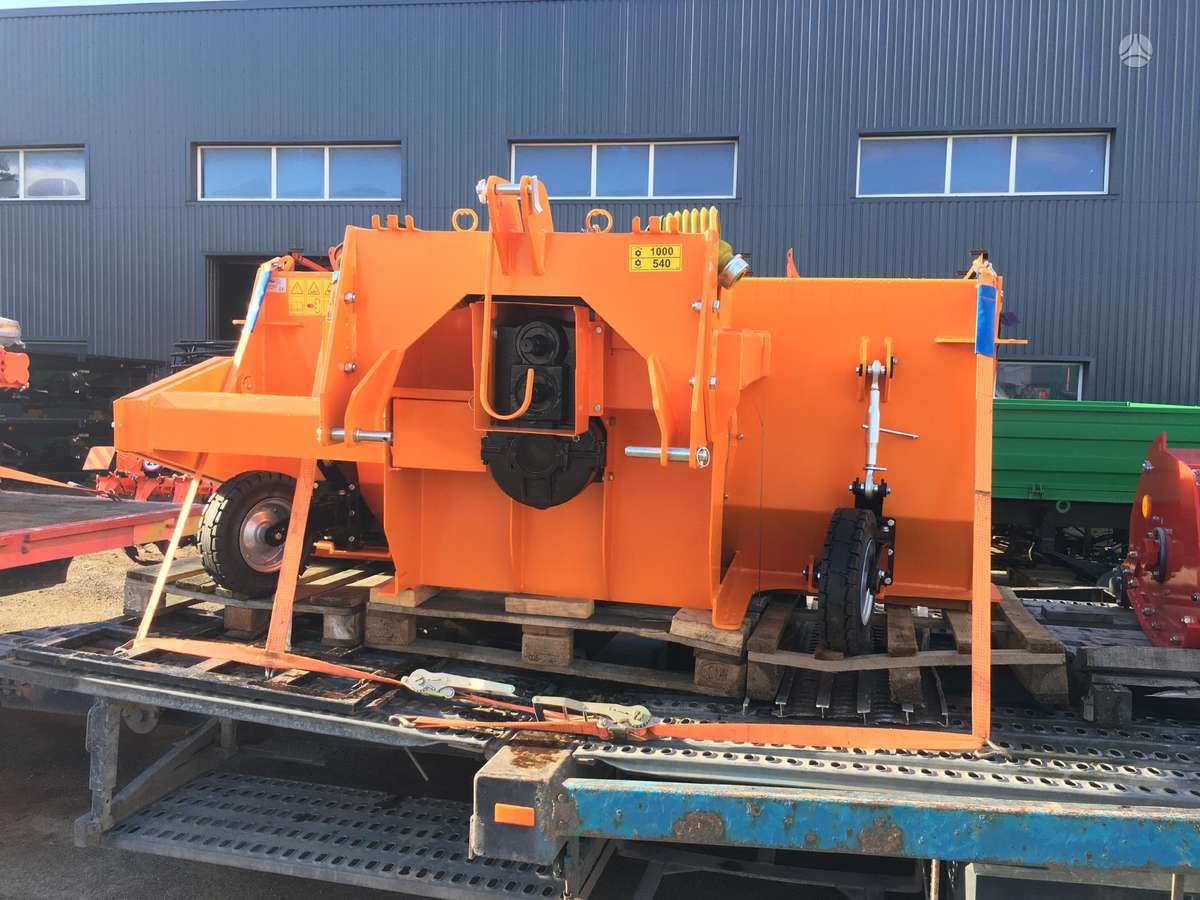-Kita- St1500, snow plows