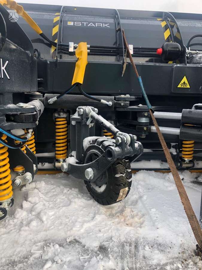 -Kita- St1500, snow plows