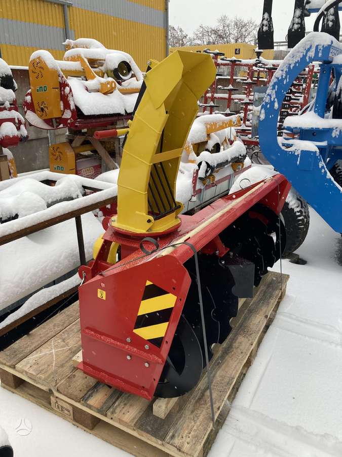 -Kita- St1500, snow plows
