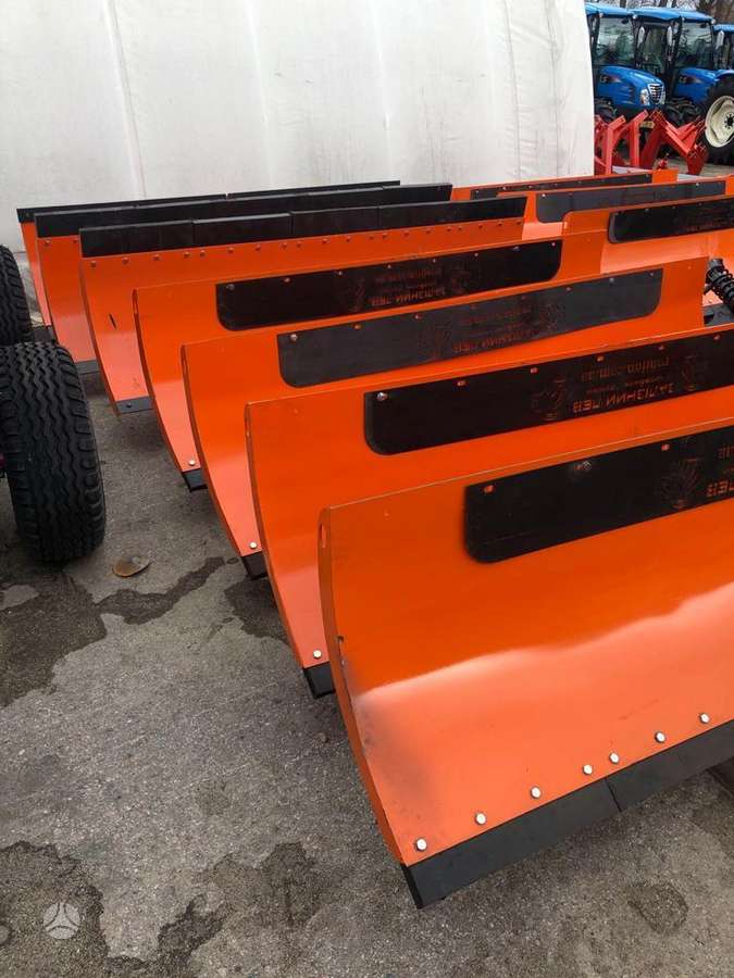 -Kita- St1500, snow plows