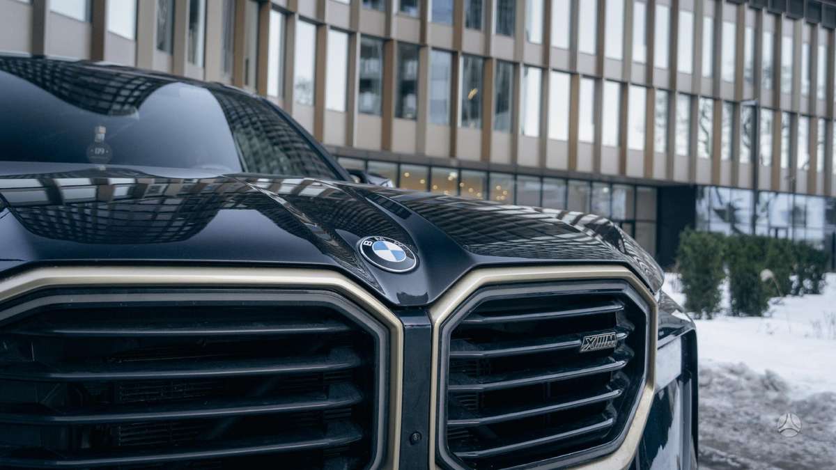 BMW XM, 4.4 l., off-road / crossover