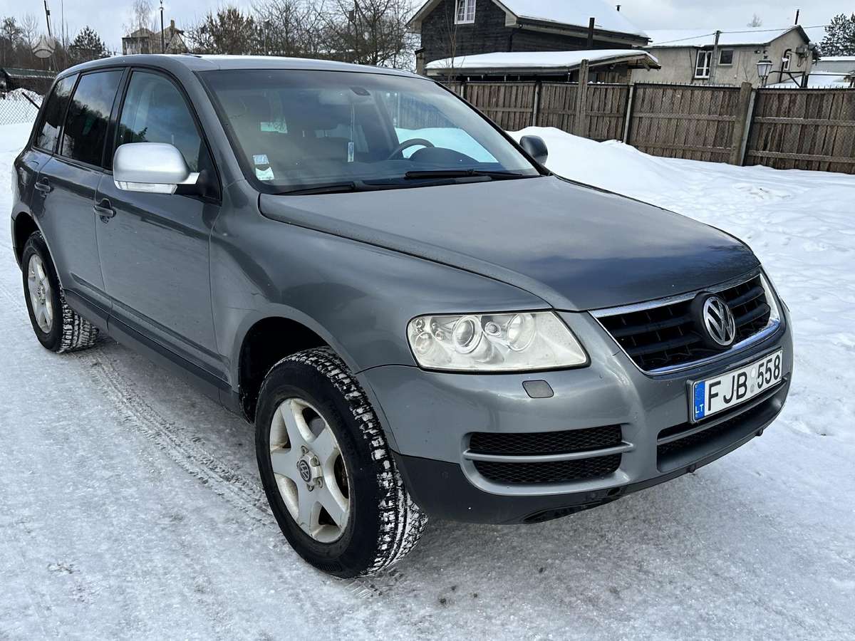 Volkswagen Touareg - 2