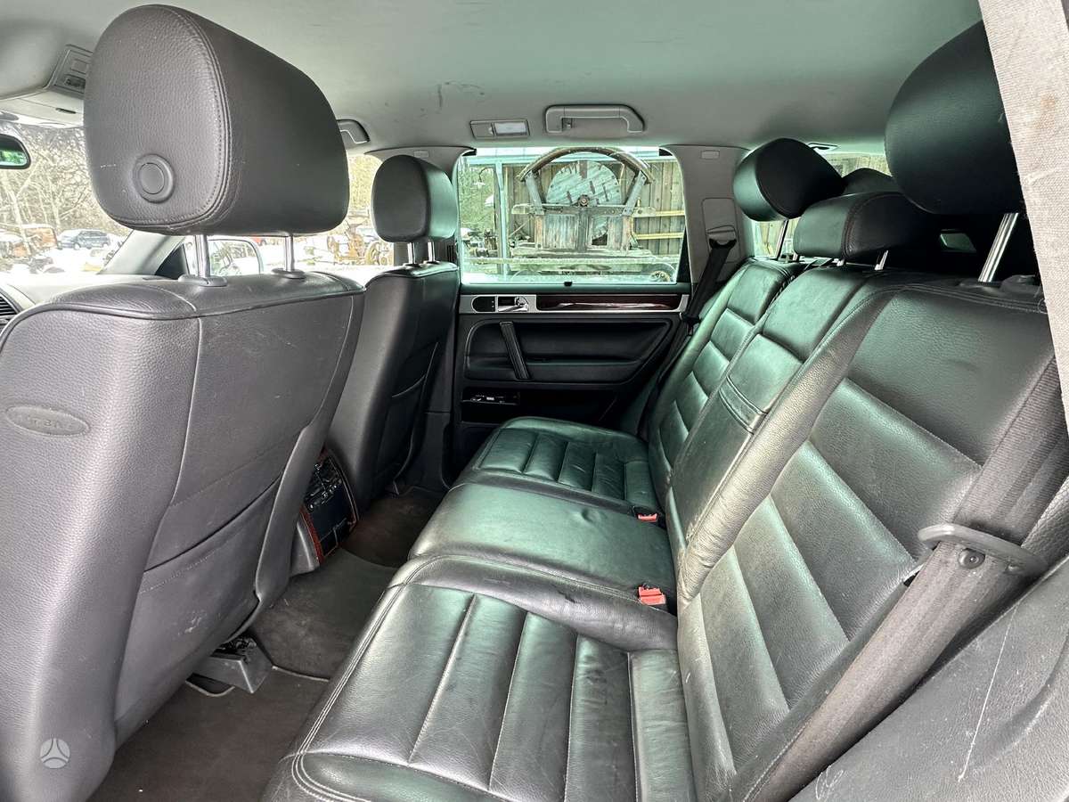 Volkswagen Touareg - 12