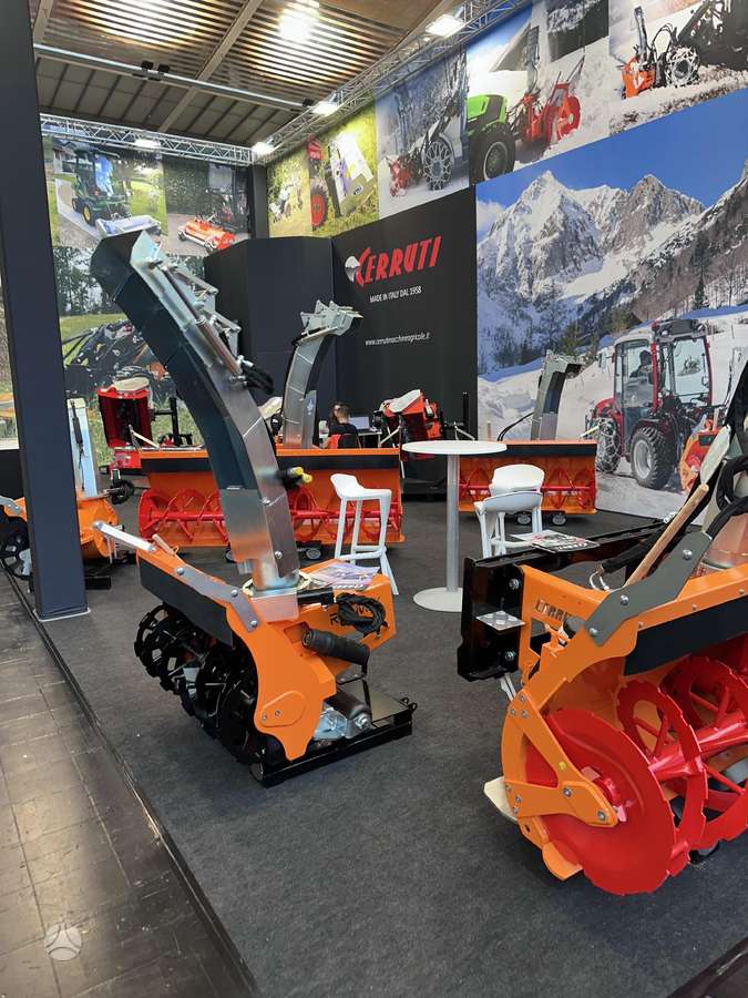 -Kita- St1500, snow plows