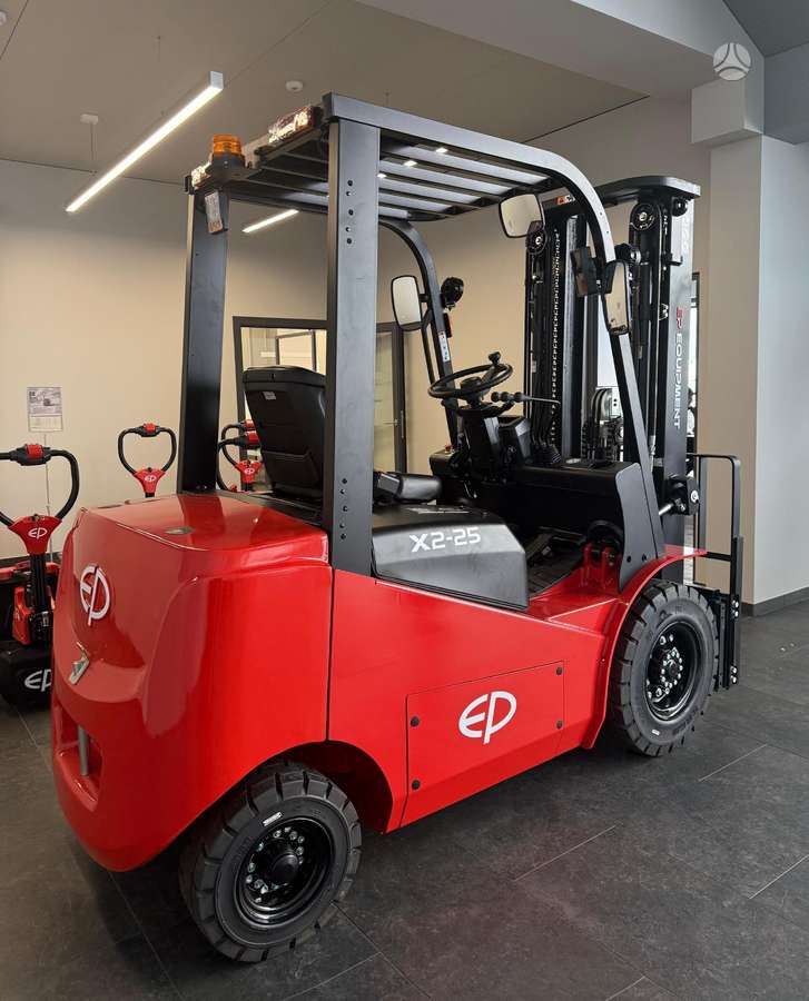 EP EQUIPMENT 11062 - EP EFL252X2, forklifts
