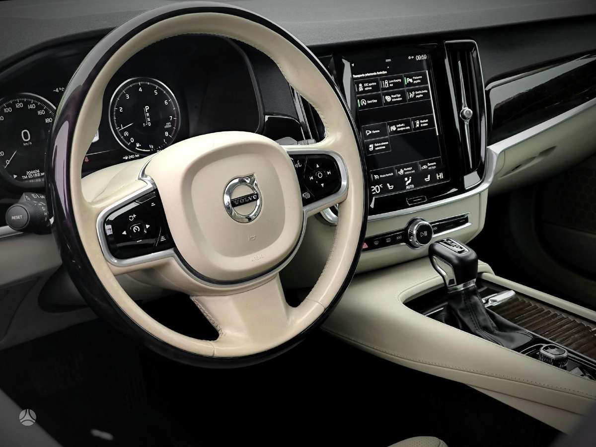 Volvo S90 - 9