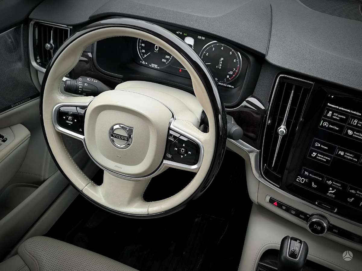 Volvo S90 - 10