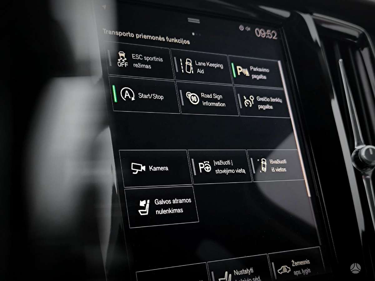 Volvo S90, Седан