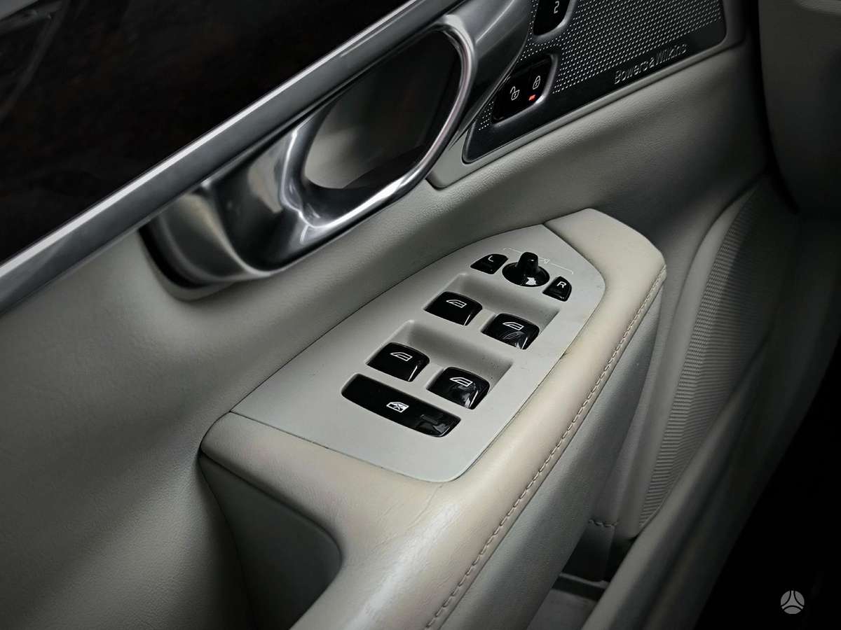 Volvo S90, saloon / sedan
