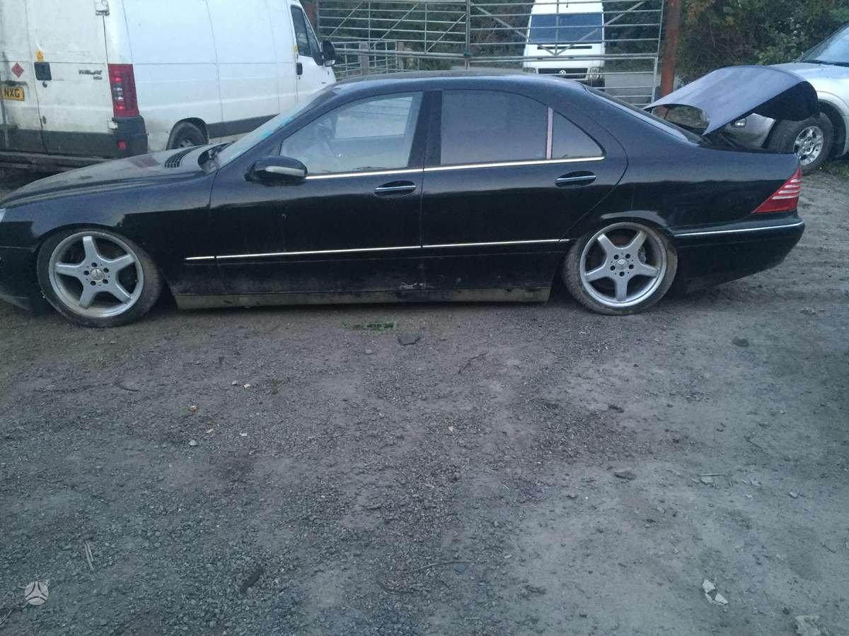 Mercedes-Benz S320